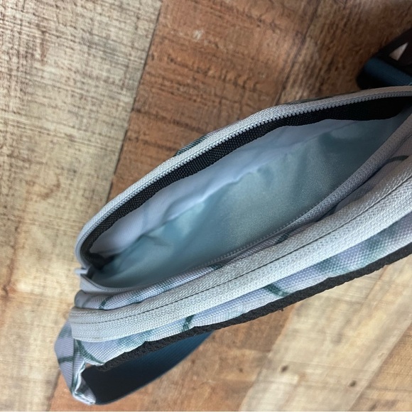 Kavu Tie Dye Belt Bag Outdoor Hiking Boho Camping Vacation - Picture 6 of 11